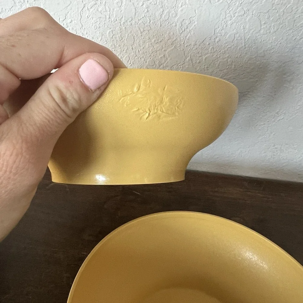 Set of 5 Tupperware Harvest Gold Yellow Cereal Salad Bowls 890 Vintage Stackable